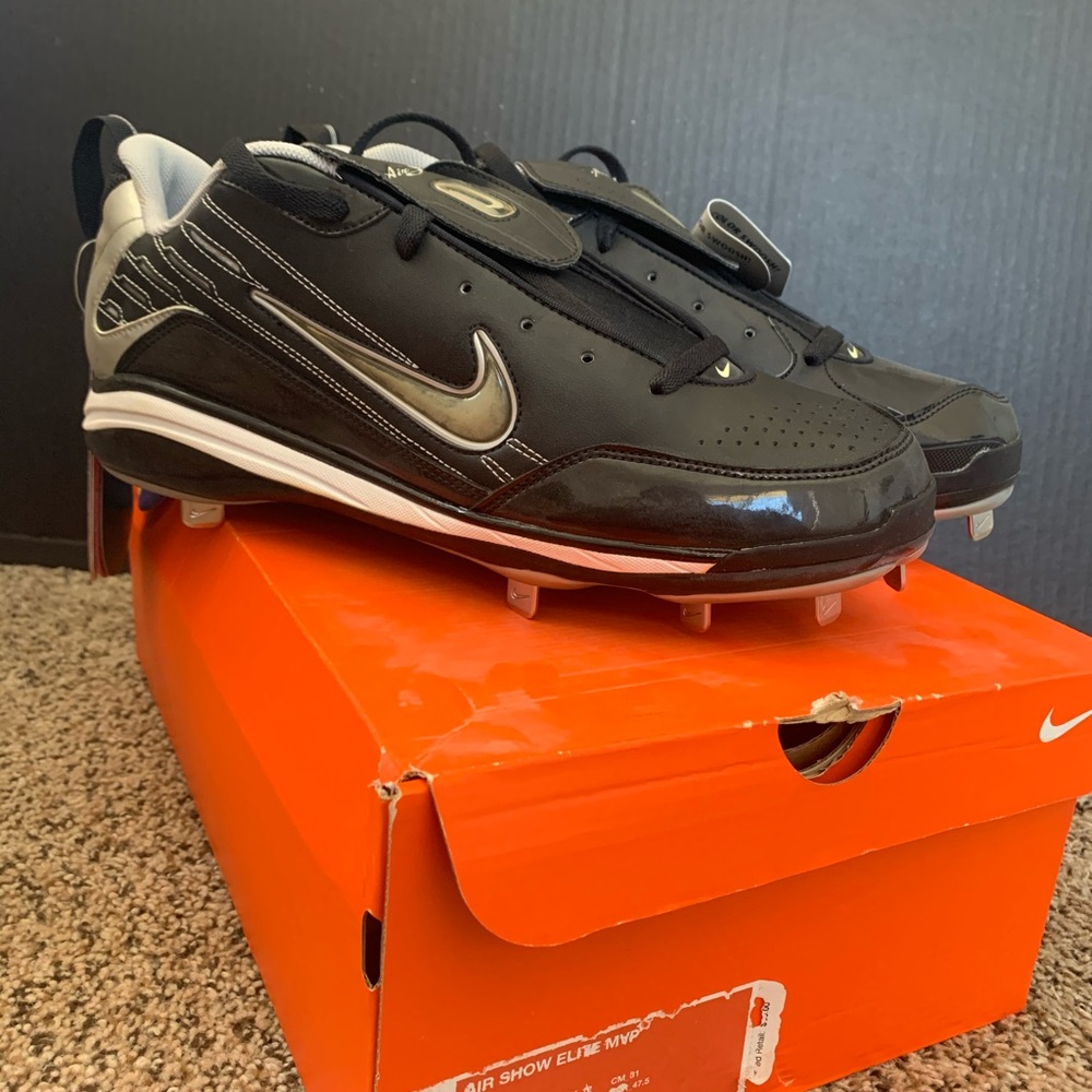 Air show Elite MVP men’s baseball spikes